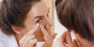 Make sure to cleanse the edges of your eyelid