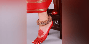 Both the dyes can be styled with silver and gold jewellery