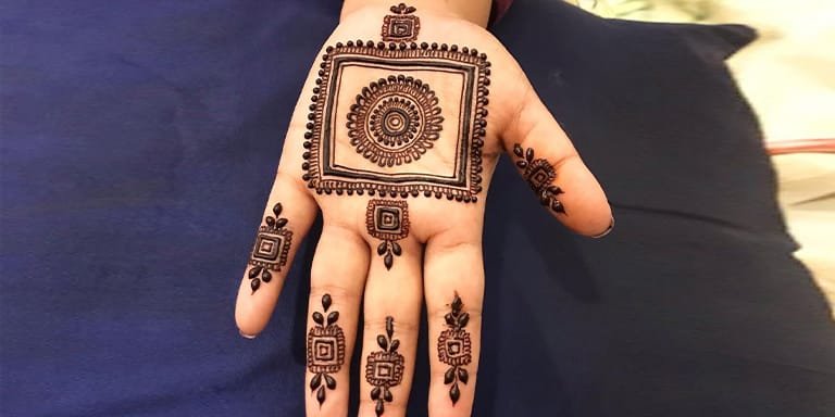 Minimal Mehndi Design