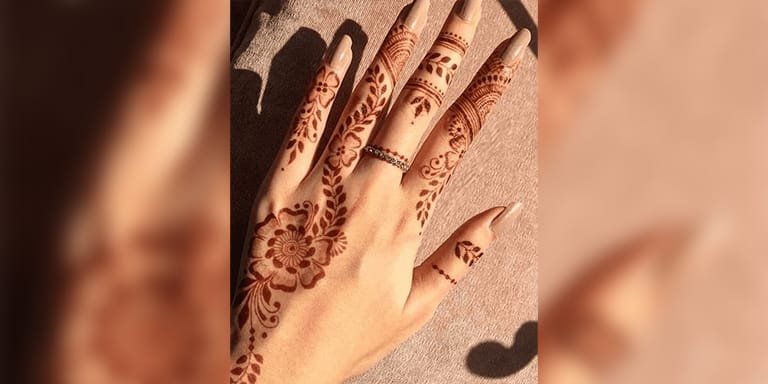Minimal Mehndi Design