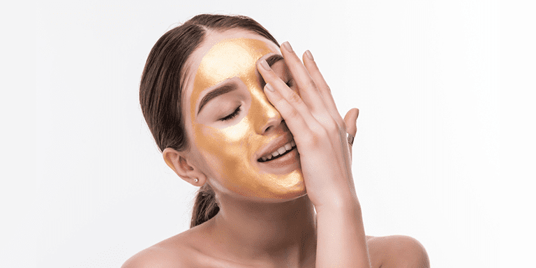 Lightens spots and pigmentation