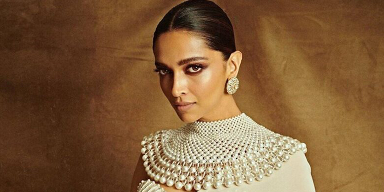 Brown Smokey eyes like Deepika