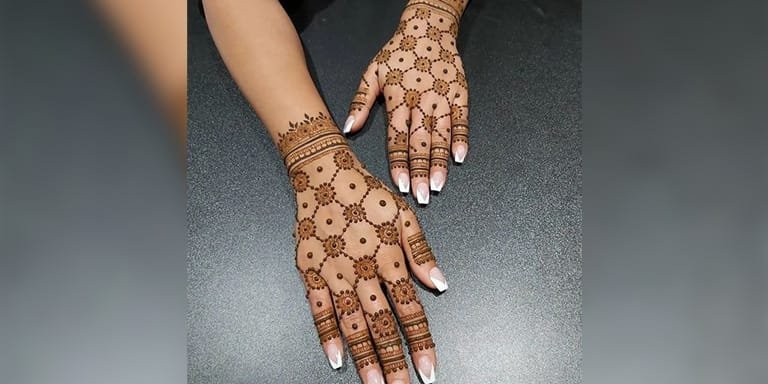 Minimal Mehndi Design