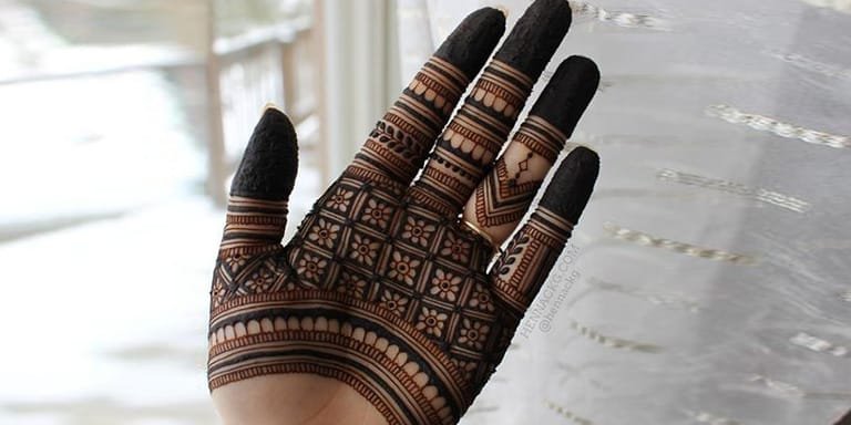 Minimal Mehndi Design