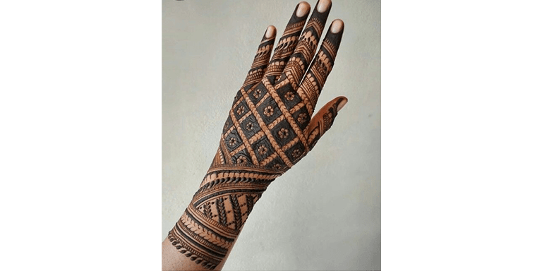 Criscross Front & Backhand Mehndi Design