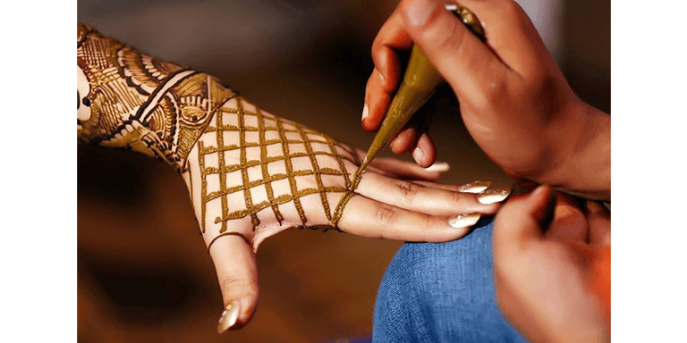Criscross Front & Backhand Mehndi Design