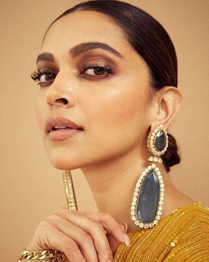 Deepika's brown smoky eyes