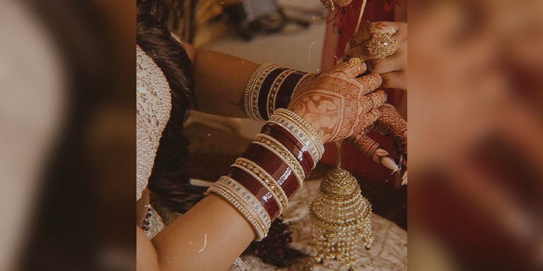 Boon To Eyes- Maroon!