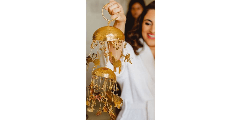 Big Twist With Quirky Design Kalire