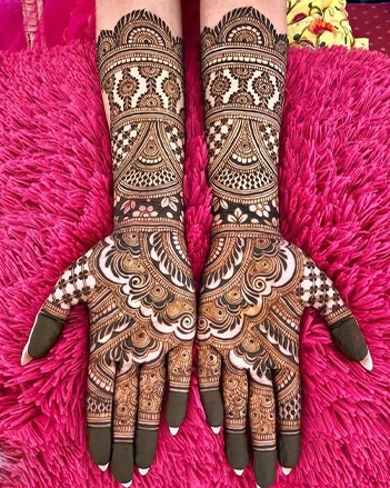 Symmetrical Mehndi Design