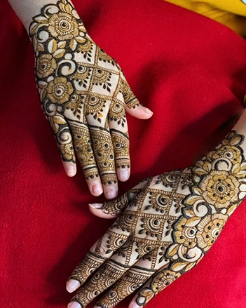 Symmetrical Mehndi Design