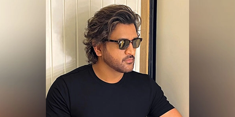 Dhoni vintage look
