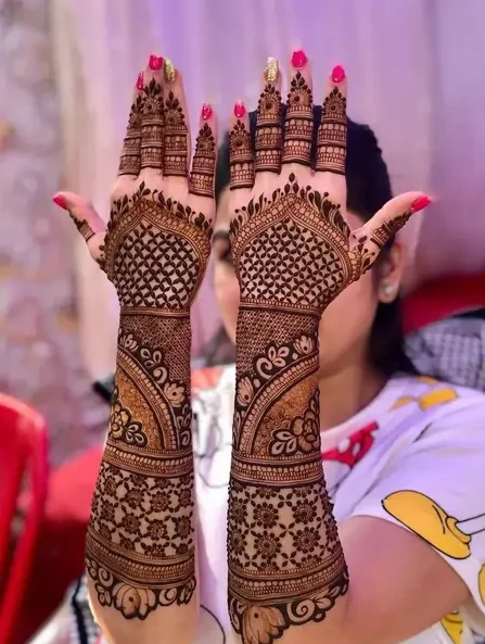 Criscross Backhand Mehndi Design