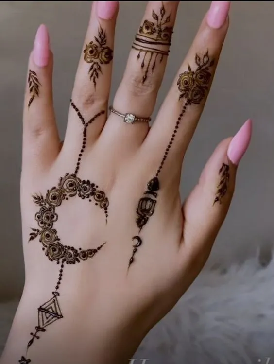 Lantern & Tassel Mehndi Design 2