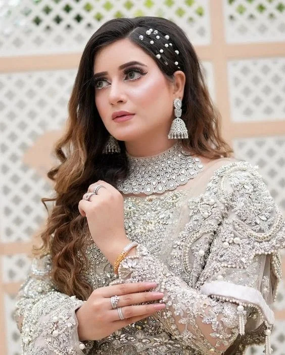 Open Hair Hairstyle for Lehenga