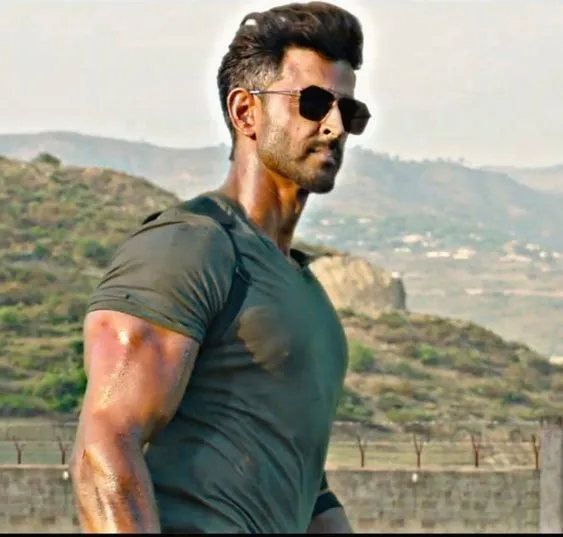 Side Swept with Highlights (War)