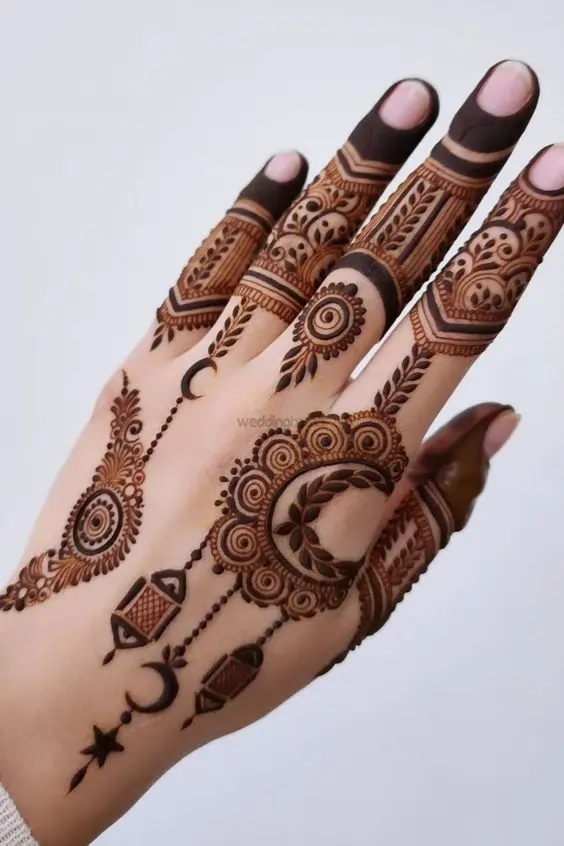 Chaand-e-numaish mehndi design