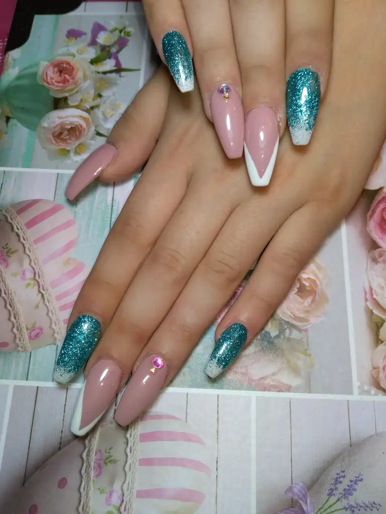 Coffin Glitter Ombré nails