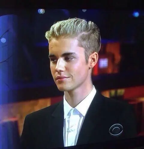 Slicked-Back-Undercut