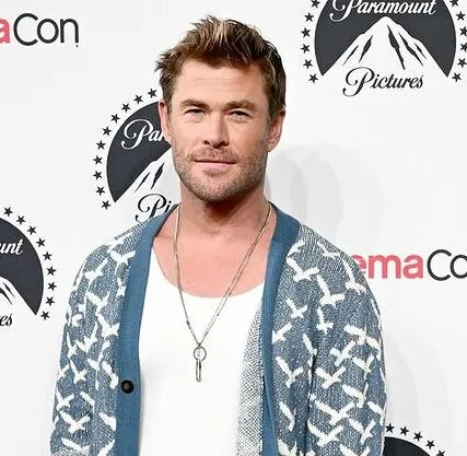 chris hemsworth haircut Faux Hawk