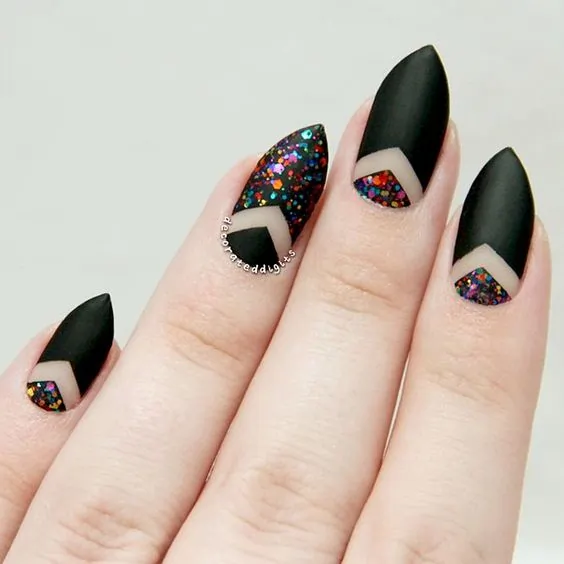 Arrowhead Nails shape