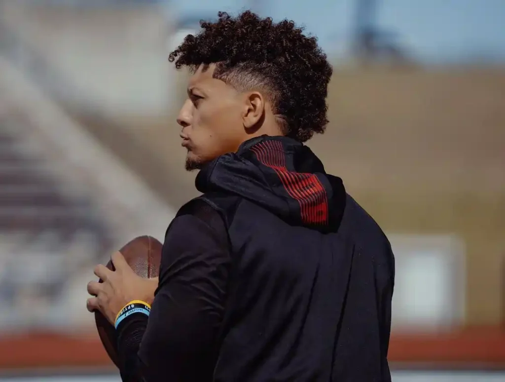 Patrick Mahomes Subtle Line Fade