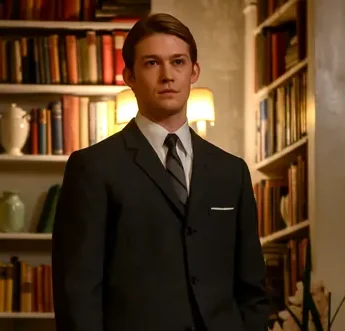 The Last Letter from Your Lover (2021) joe alwyn