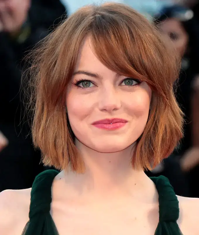 Blunt Lob Hairstyles for Round Face to Look Slim
